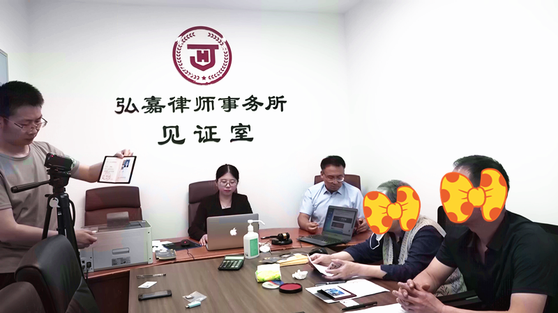 为避免家庭矛盾，把财产赠给儿子做个见证