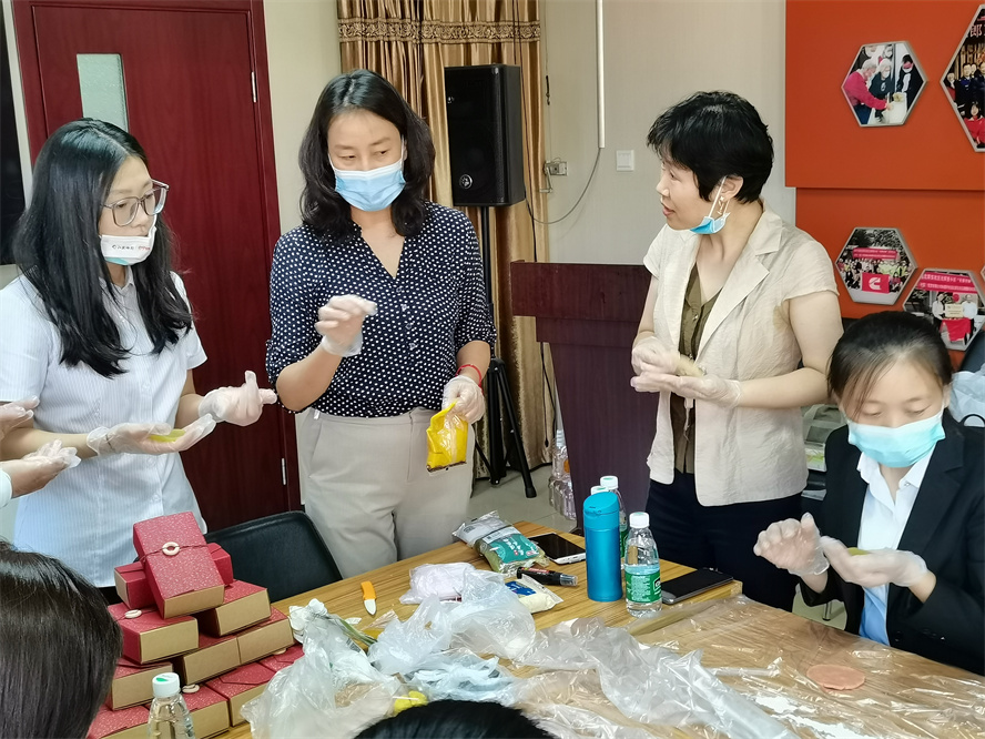 建外街道大望家园、北郞东社区组织“月圆京城  情系中华”中秋“创”月促交